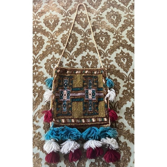 𝅺VINTAGE Persian Wool Carpet Salt Rug Bag Tassels Shoulder Strap Wall Hanging - Picture 7 of 7